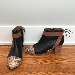 Cynthia Vincent leather booties sz 8.5 (snakeskin)